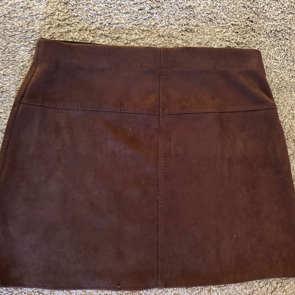 Max Studio faux brown suede mini skirt - Picture 2 of 5